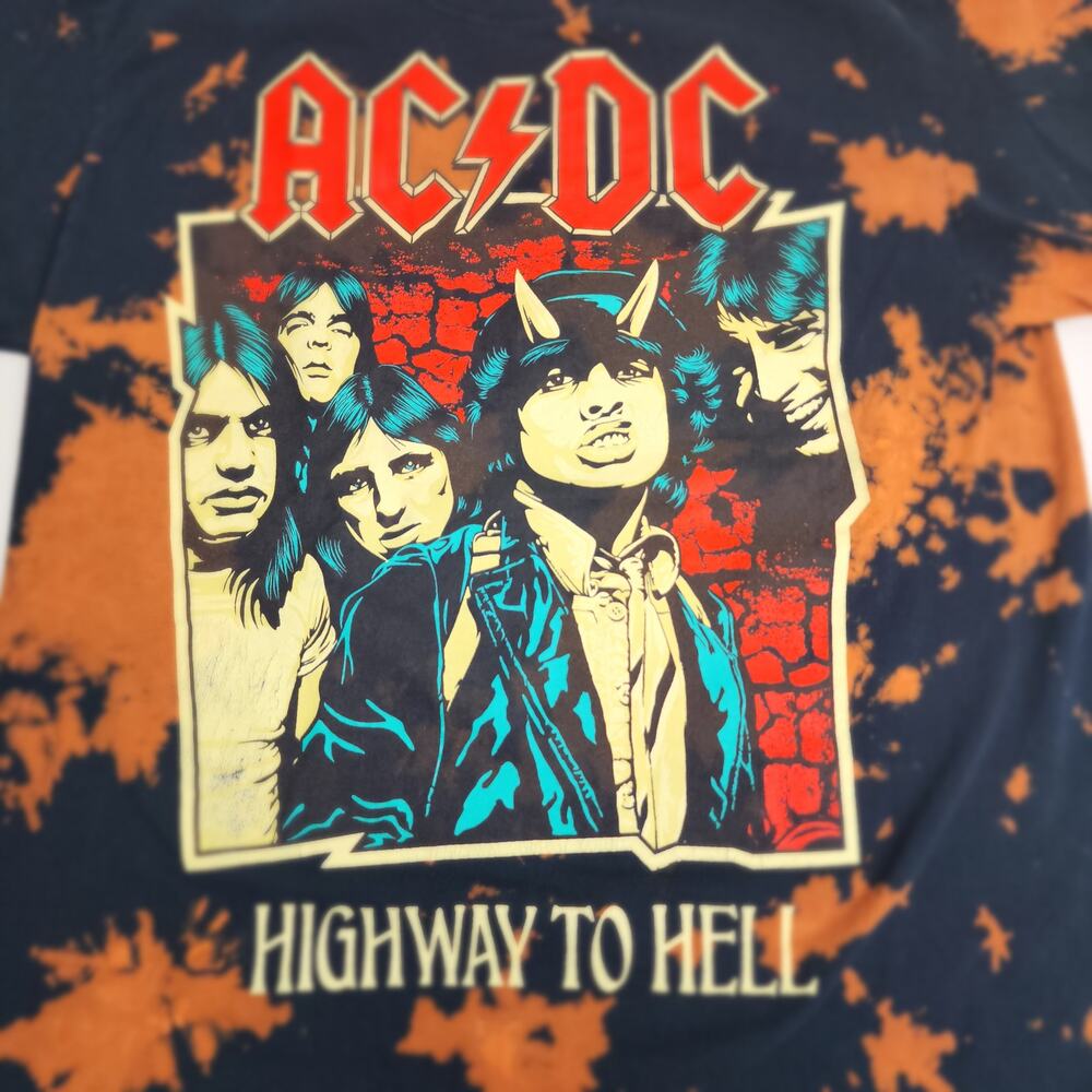 ACDC Rock Band Highway To Hell Album Acid Wash Short Sleeve T-Shirt Men's Size M
